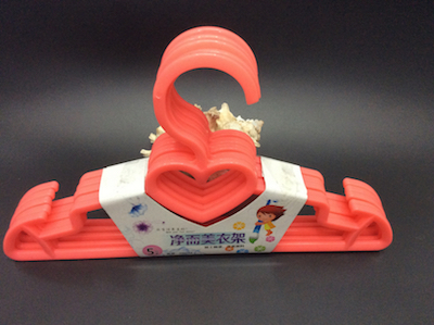 FY-0063 PLASTIC HANGER                  
